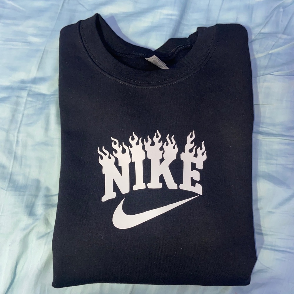 Vintage Nike Logo Sweatshirt